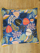 Charger l&#39;image dans la galerie, Coussin déhoussable &quot; Bleu à feuilles&quot; 40 x 40
